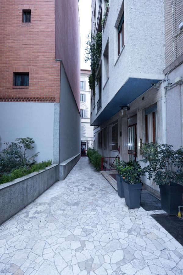Milan Flat 5 Min From Duomo With Park For Small Cars Luaran gambar